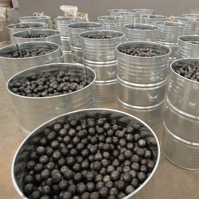 中間のクロムはセメントの植物で使用された150mmのボール ミルの球を投げた